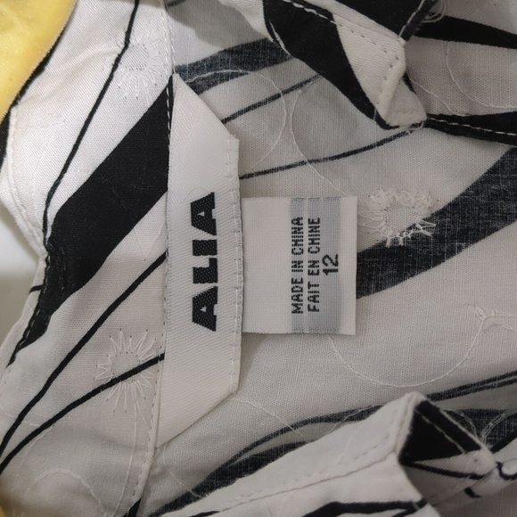 Alia black and white top size 12 (InvW022) - Picture 3 of 5